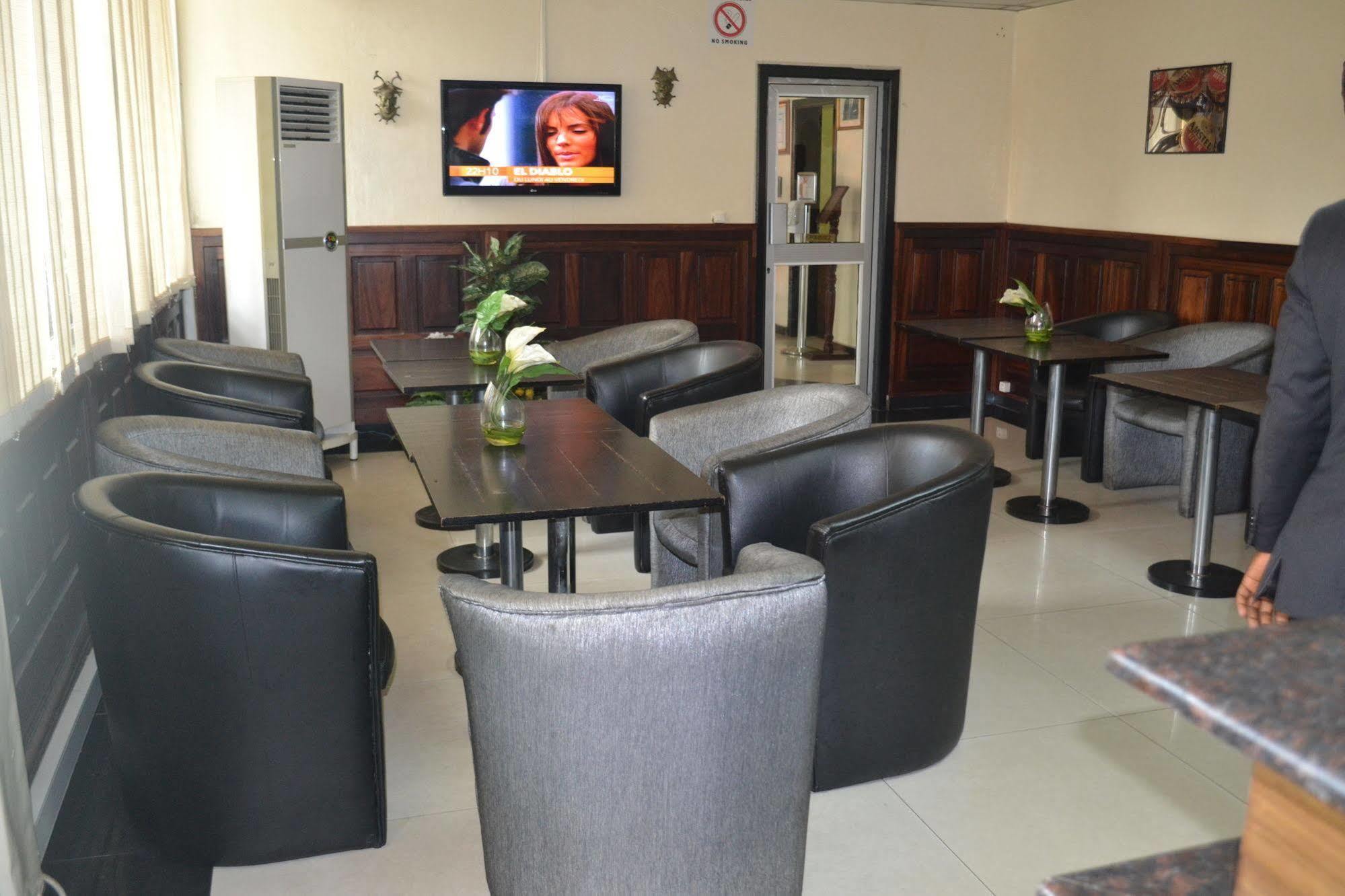 Hotel La Falaise Bonanjo Douala Exterior photo